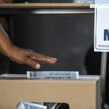 Espriella obtiene mayoría de votos en elecciones presidenciales de Colombia y se enfrentará a Cepeda en segunda vuelta