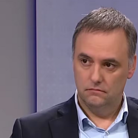 Adorni explicó su patrimonio tras presentar la declaración jurada: "ahorramos toda la vida y en negro, como lo ha hecho la mayoria de los argentinos", se justificó