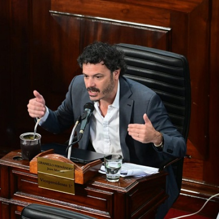 La Plata: Granillo Fernández llamó “fisura” a un vecino VIP y apuntó a Adorni