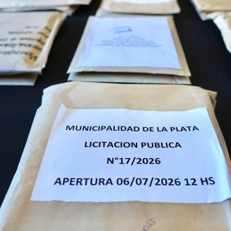 La Plata: Alak mueve una licitación que cambia el barrido y el corte de pasto